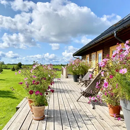 Art And Design Loghouse In Muhu Island Bed & Breakfast Liiva (Saaremaa)